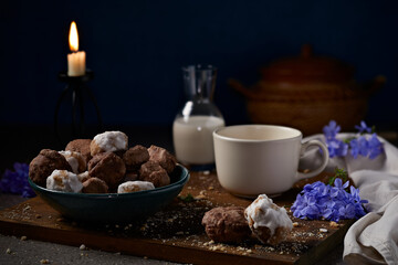 Tetù biscuits, glazed