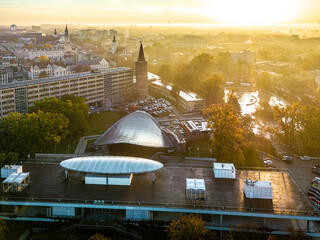 Amfiteatr opolski i Wieża Piastowska w Opolu widziane z góry © Henryk Niestrój