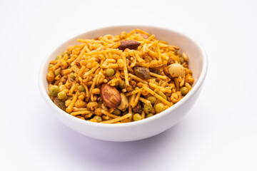 Navratan Chivda is a great munching recipe during fasting days