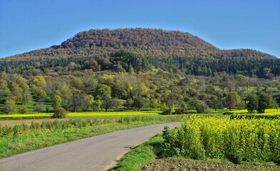 Herbstlandschaft; Blick auf Farrenberg, Schwäbische Alb