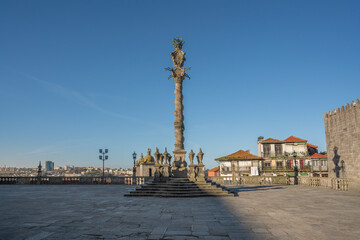 Fototapeta na wymiar Pelourinho Column at Terreiro da Se - Porto, Portugal