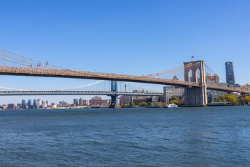 Fototapeta na wymiar Down Under the Brooklyn Bridge