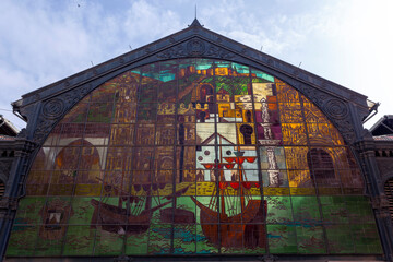 The facade of the Atarazanas market in Malaga - obrazy, fototapety, plakaty