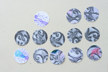 paper circles with pattern on blank paper