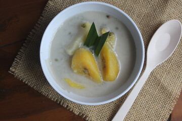 Kolak is a soupy food that is often found in the month of Ramadan, consisting of bananas, sweet potatoes, cassava and the sauce is made from coconut milk with sugar.