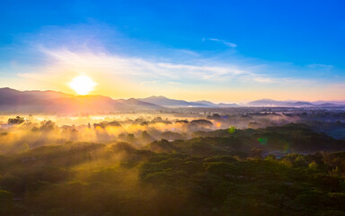 Obraz premium sunset in the mountains
