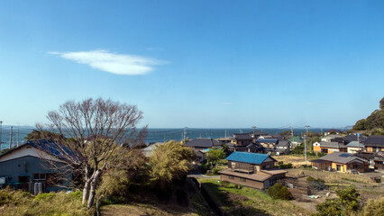 Fototapeta na wymiar 海の見える村