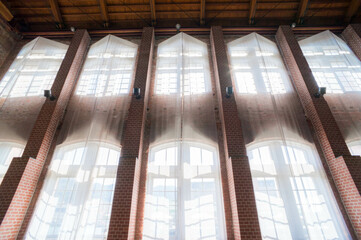 Obraz premium 北九州 旧門司税関の芸術的な窓と差し込む日差し