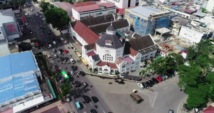 Drone view of the Medan Post Office. The Medan Post Office was established during the leadership of Resident J. Ballot. Started in 1909 and finished and used in 1911