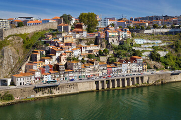Fototapeta na wymiar Guindais Neighborhood in Porto