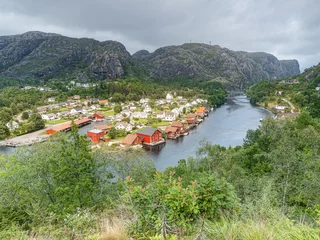 Foto auf Leinwand Kleinstadt am Fjord in Norwegen © Timo