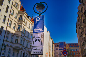 Verkehrszeichen Parken, Parkplatz für Carsharing Fahrzeuge, Thomasiusstraße Leipzig, Sachsen,...