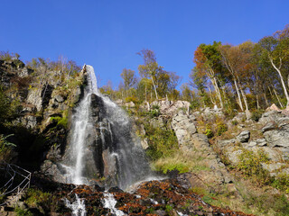 Blick auf den Trusetaler Wasserfall in Thüringen © Janet Worg