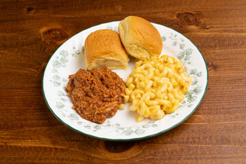 Pulled pork with macaroni and cheese