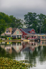 Obraz premium houses on the river