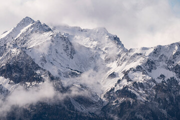Fototapeta na wymiar The Olympic Mountains with Snow 