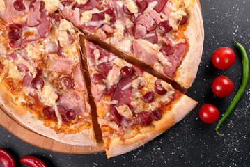 photo of pizza on the table	