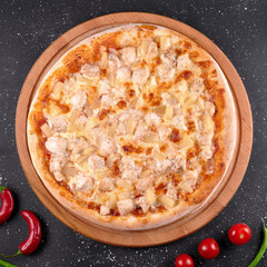 photo of pizza on the table	