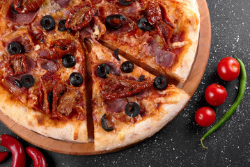 photo of pizza on the table	