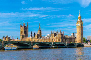 Westminsterpalast und Westminster Bridge in London - obrazy, fototapety, plakaty