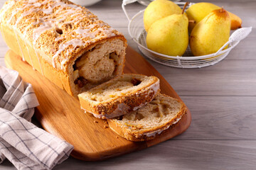 Pear and raisin whole wheat bread with streusel topping