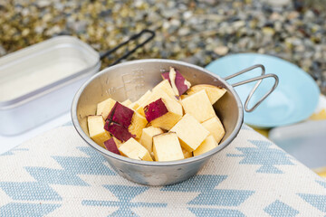 メスティンで炊くサツマイモご飯