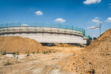 Erneuerbare und grundlastfähige Energie - Rohbau  einer neuen Biogasanlage.