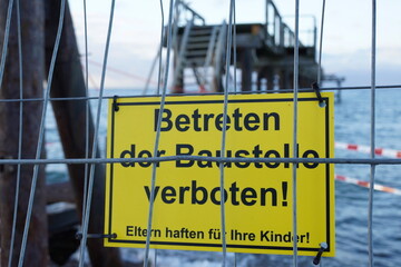 Baustelle Seebr&uuml;cke Weissenh&auml;user Strand Baustelle Betreten Verboten