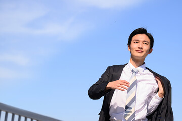 新卒、中堅サラリーマンの就活や求人に使いやすいイメージ　左にコピースペース
