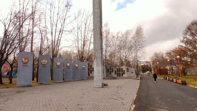 Monument to people who accomplished a labor feat