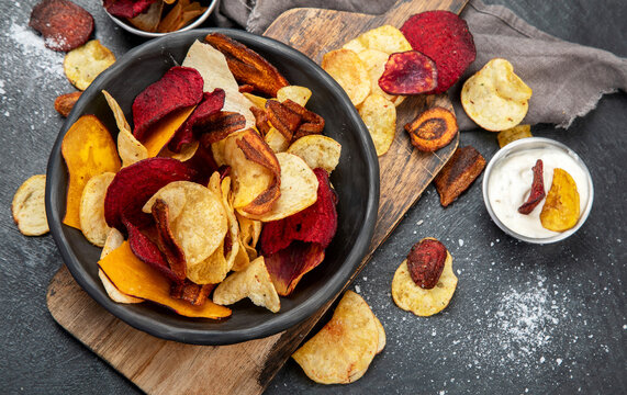 Bowl of healthy colorful vegetable chips