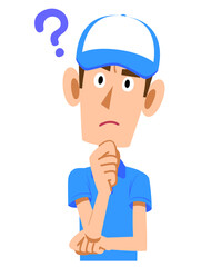 半袖のポロシャツ姿で帽子をかぶった男性スタッフの疑問の表情　上半身
