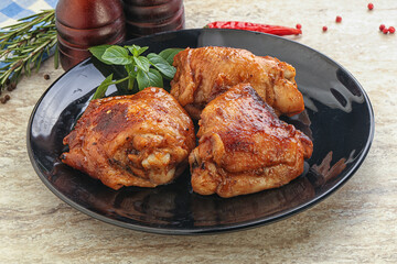 Roasted chicken leg with spicy sauce