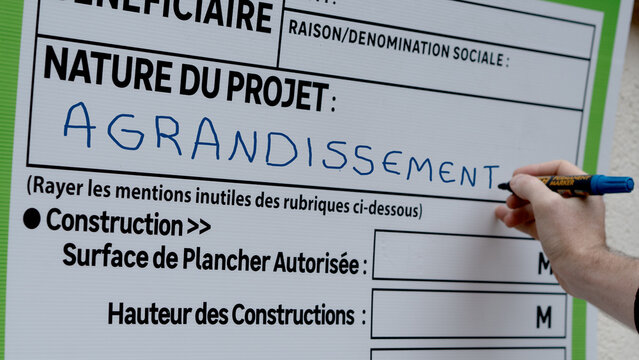 Permis d'agrandir, maison, sur&eacute;lever d'un &eacute;tage,  obtenir un permis. D&eacute;clarer un chantier, sur&eacute;lever un pavillon, extension, terrain, agrandissement, d&eacute;claration d'un b&acirc;timent, permis de construire. 