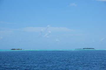 Fototapeta premium Beautiful sandbank picnic island at Rasdhoo, Maldives. Rasdhoo is an inhabited island of the Maldives.