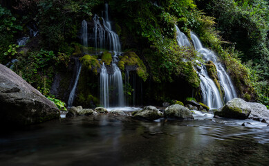 美しい滝　吐竜の滝山梨県