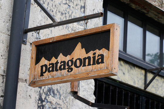 Patagonia Logo Brand And Text Sign Store Banner Outdoor Apparel Company