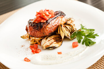 steak with grilled aubergines
