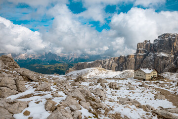 Fototapeta na wymiar View to rifugio Pisciadu on Sella Ronda Dolomites Italy