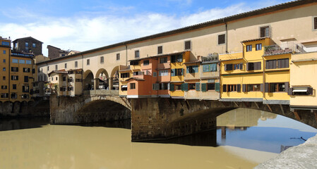 Fototapeta na wymiar Florenz, Arno, Ponte Vecchio