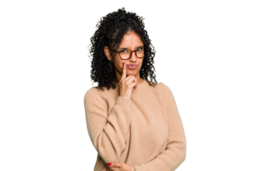Young cute brazilian woman isolated contemplating, planning a strategy, thinking about the way of a business.