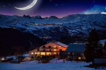 Chalet de montagne de nuit