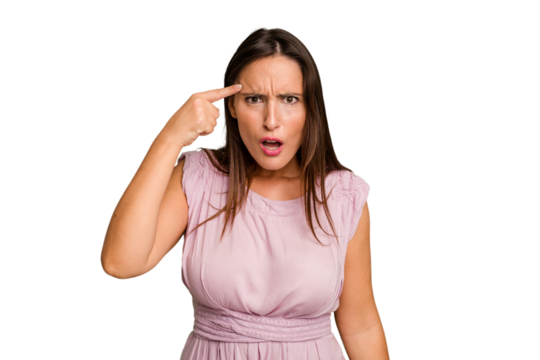 Young caucasian cute woman isolated pointing temple with finger, thinking, focused on a task.