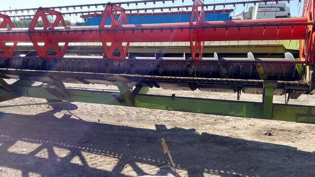Transportation of the mower from the combine harve