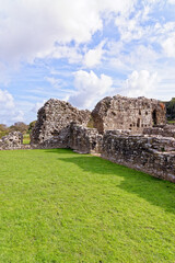 Fototapeta na wymiar Ruins of Ogmore Castle in Vale of Glamorgan river