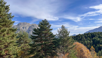 Fototapeta na wymiar Autumn landscape in the Sierra del Cadi in the surroundings of the Pedraforca mountain in the province of Lleida in Catalonia