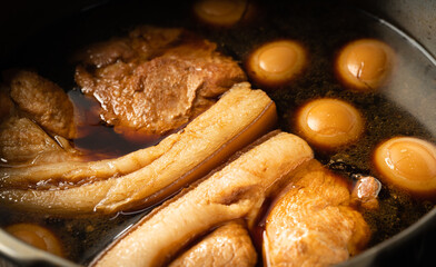 Being marinated pork and eggs