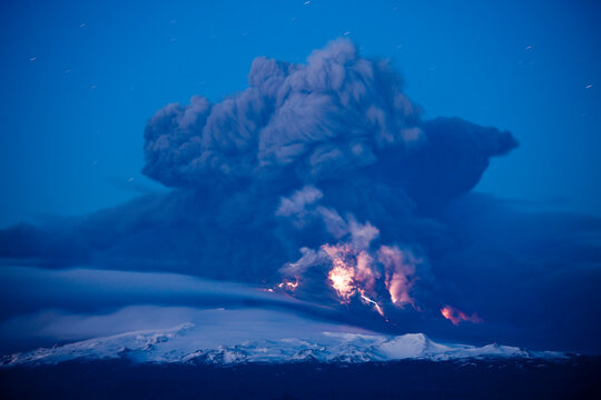 Eyjafjallaj&ouml;kull Volcano Eruption,  Hvolsvelli, Iceland