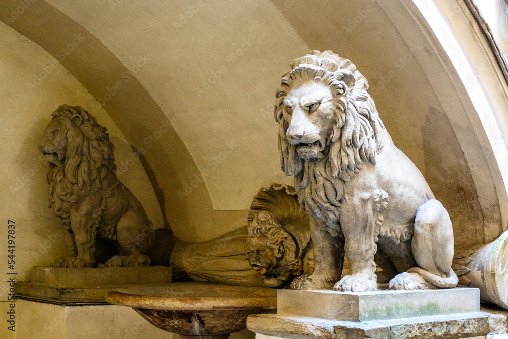 Wall mural big lion statue at palazzo vecchio, the town hall of florence, tuscany, italy, europe