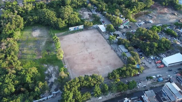 Campo de futebol de barro